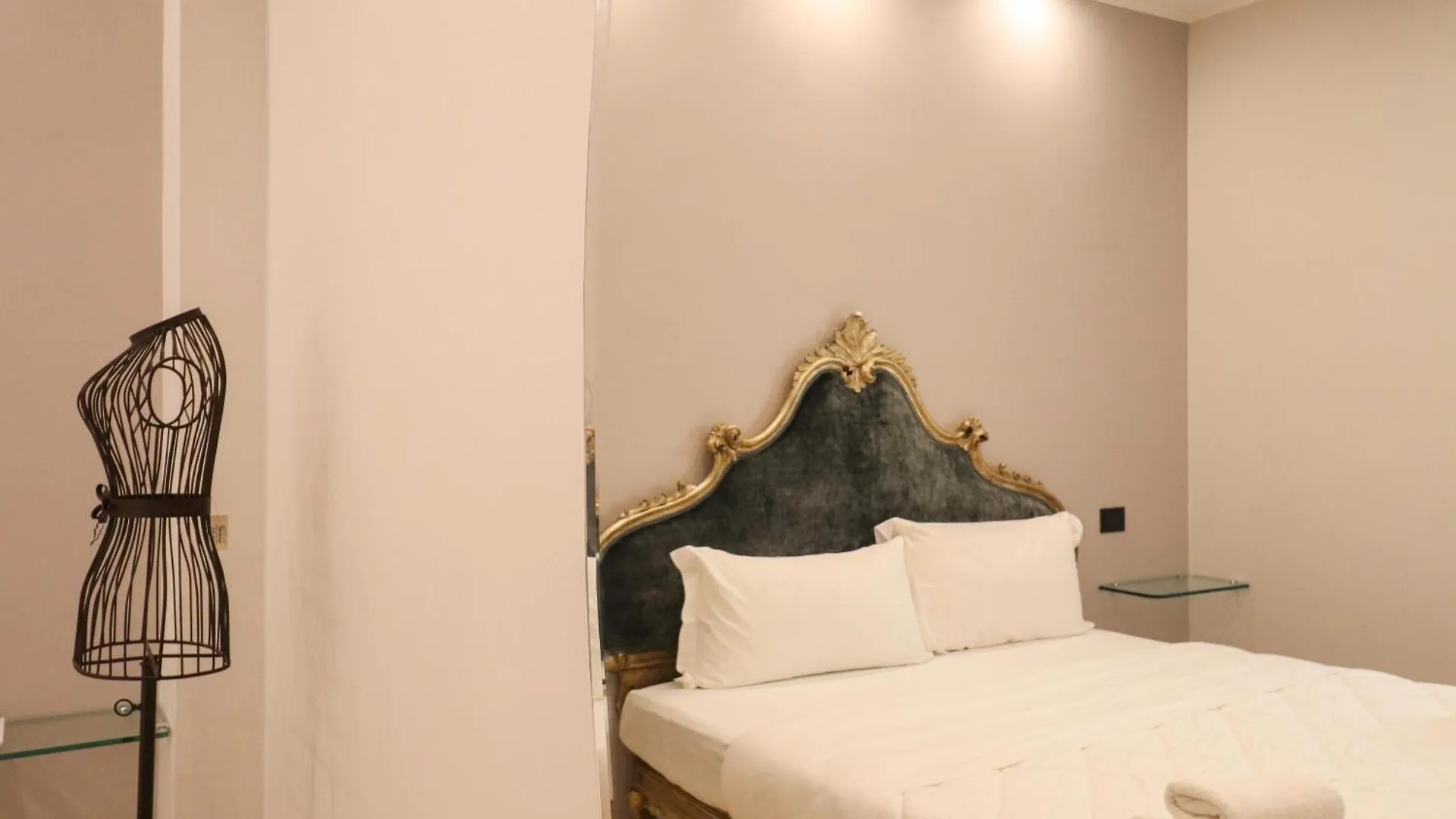 Apartment 10 Min Metro Roma Centro, Moderno Apt Deluxe Ac & Wifi
