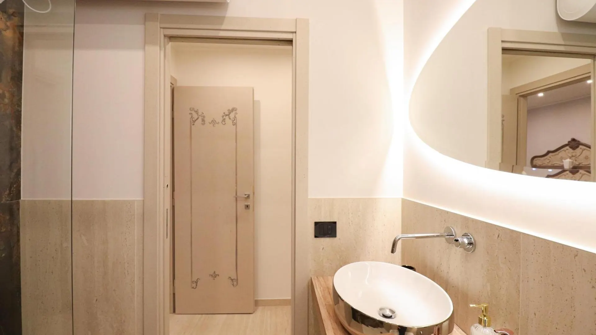 Apartment 10 Min Metro Roma Centro, Moderno Apt Deluxe Ac & Wifi Italien