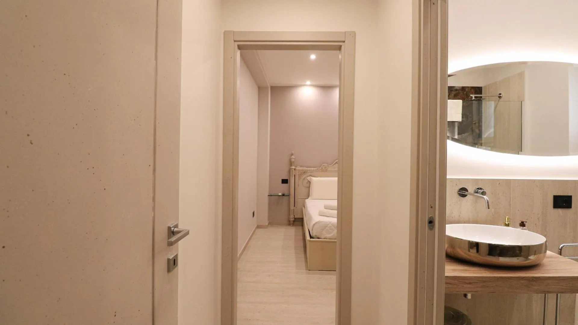 10 Min Metro Roma Centro, Moderno Apt Deluxe Ac & Wifi 0*, Rom